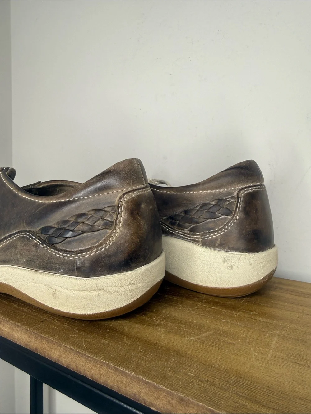 Aetrex Dana Leather Braided Detail Sneakers